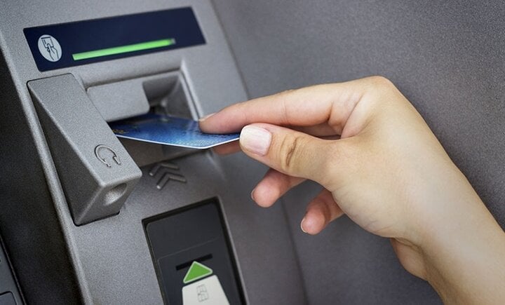 Nam sinh nhận bản án 8 năm tù vì số tiền 3,5 tỷ đồng chuyển khoản nhầm, gia đình 