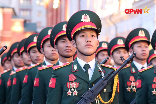 Dàn "cực phẩm quốc nội” cao 1m80 trở lên trong lễ duyệt binh tại Quảng trường Đỏ: Màn vươn tầm quốc tế đang gây sốt- Ảnh 5.