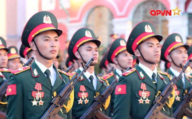 Dàn "cực phẩm quốc nội” cao 1m80 trở lên trong lễ duyệt binh tại Quảng trường Đỏ: Màn vươn tầm quốc tế đang gây sốt- Ảnh 6.