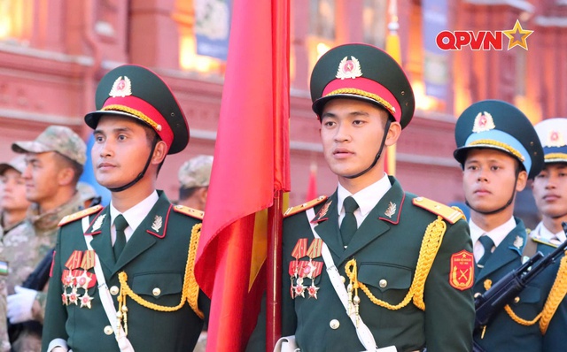 Dàn "cực phẩm quốc nội” cao 1m80 trở lên trong lễ duyệt binh tại Quảng trường Đỏ: Màn vươn tầm quốc tế đang gây sốt- Ảnh 7.
