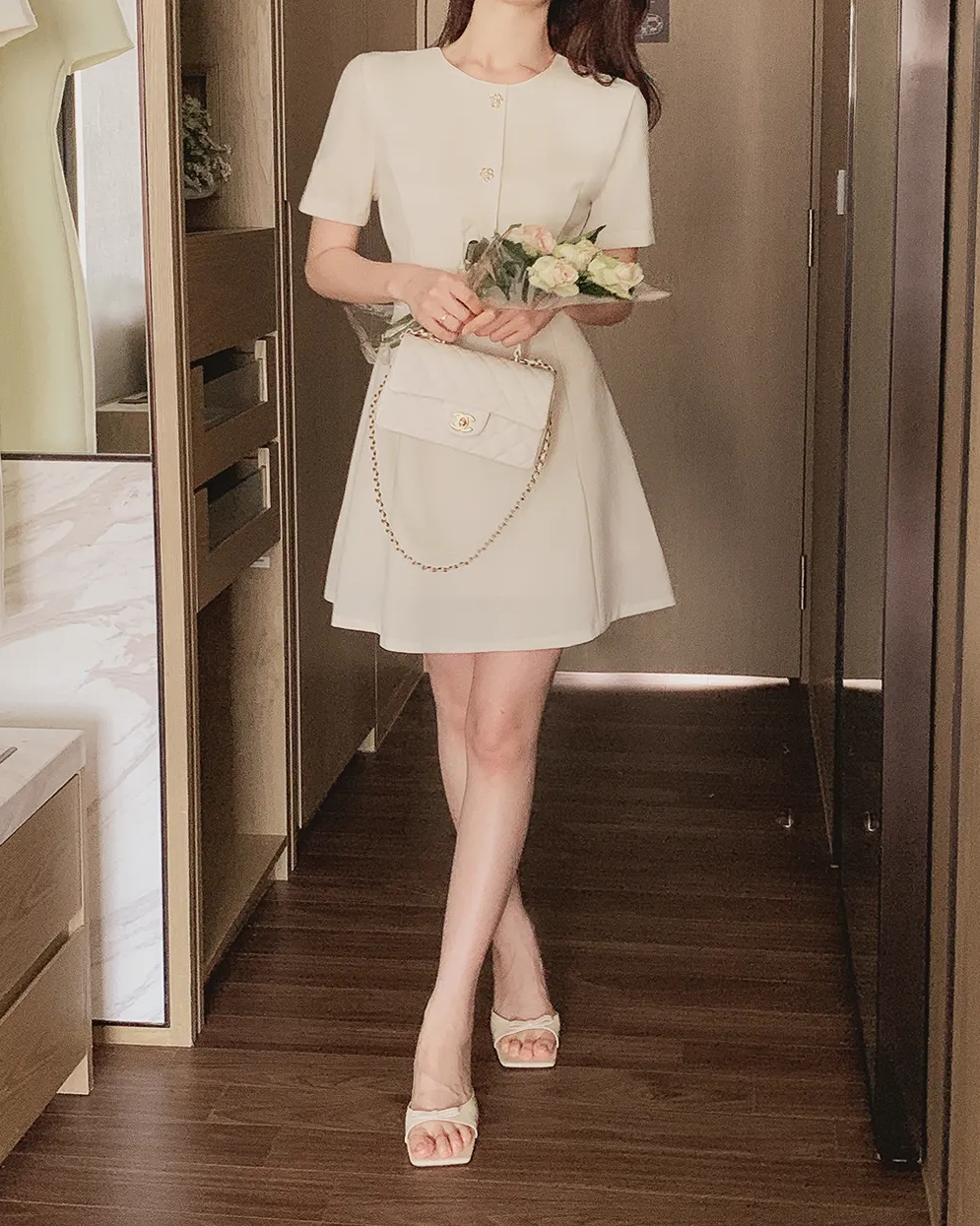 Những món thời trang giúp kéo chân dài miên man- Ảnh 2.