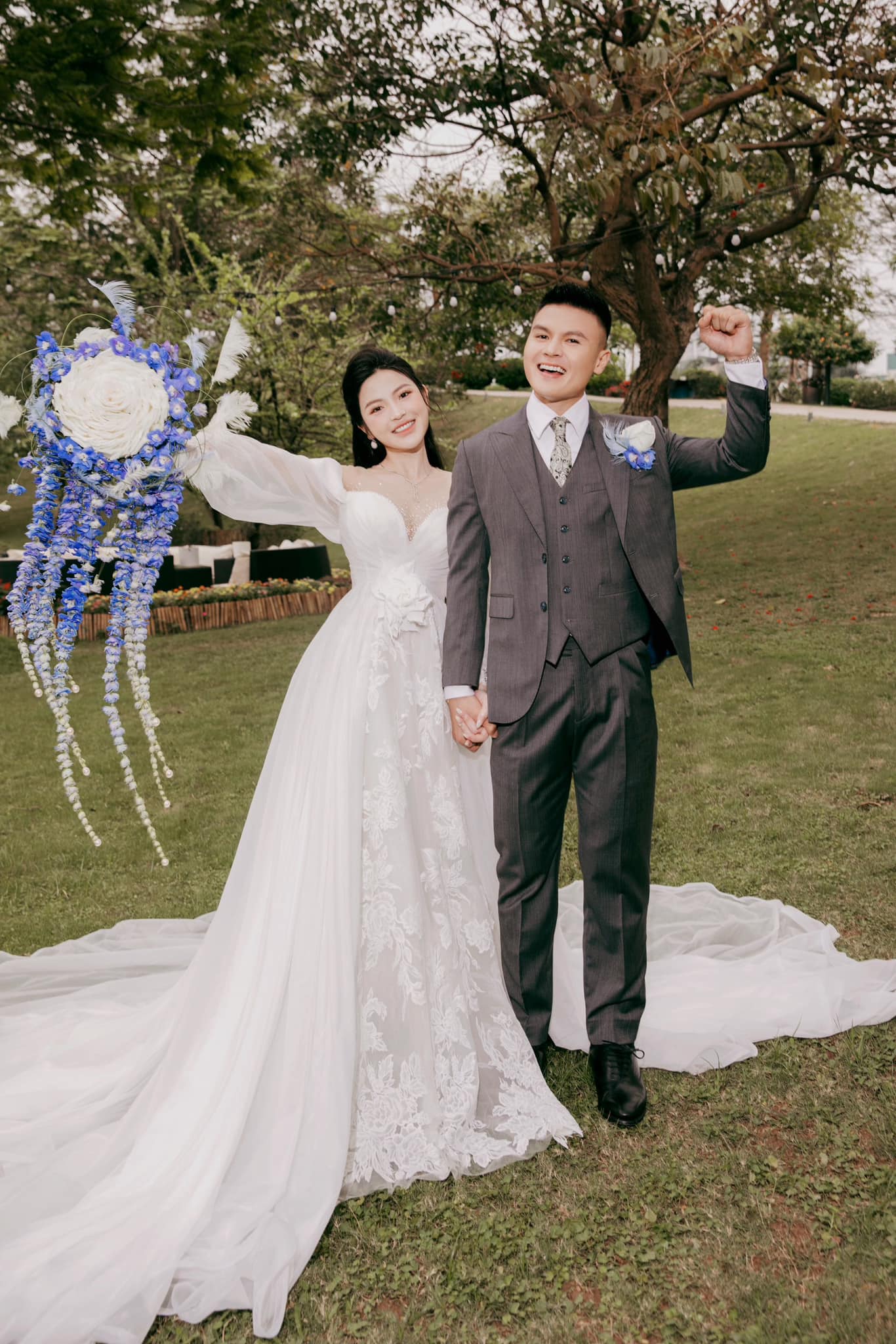 WAG thanh lịch Doãn Hải My và WAG thị phi Chu Thanh Huyền: Cuộc so kè không hồi kết phía sau sân cỏ- Ảnh 4.