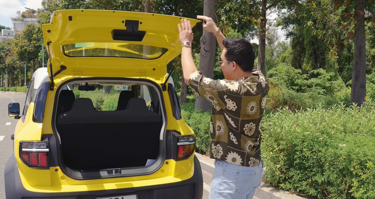 Trấn Thành review xe VinFast VF 3 mượt như dân chuyên nghiệp, khẳng định "không quảng cáo"- Ảnh 3.