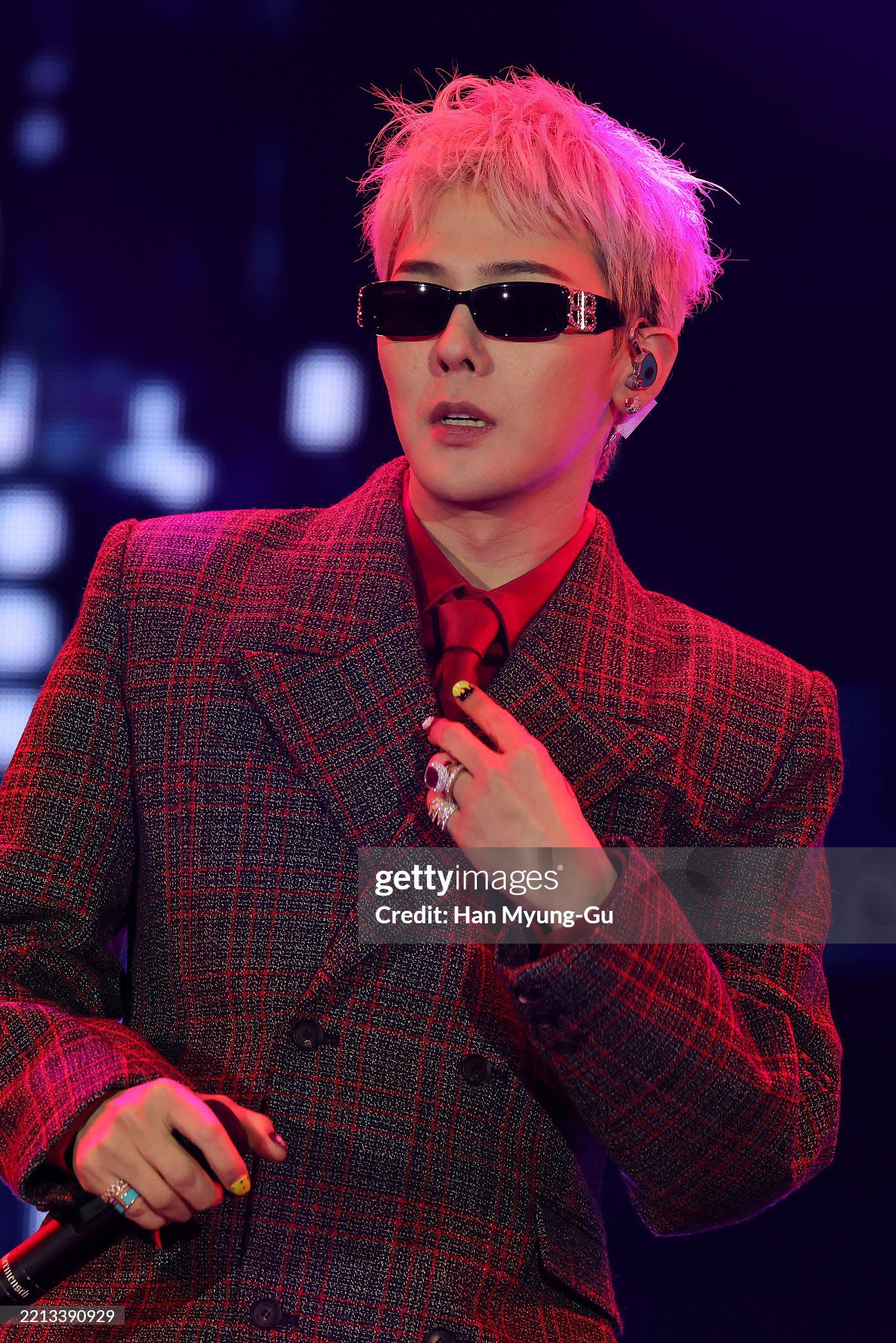 Không hẹn mà gặp, cả G-Dragon và Sơn Tùng đều gây bão visual cuối tuần qua: Phong độ là nhất thời, đẳng cấp mới là mãi mãi!- Ảnh 6.