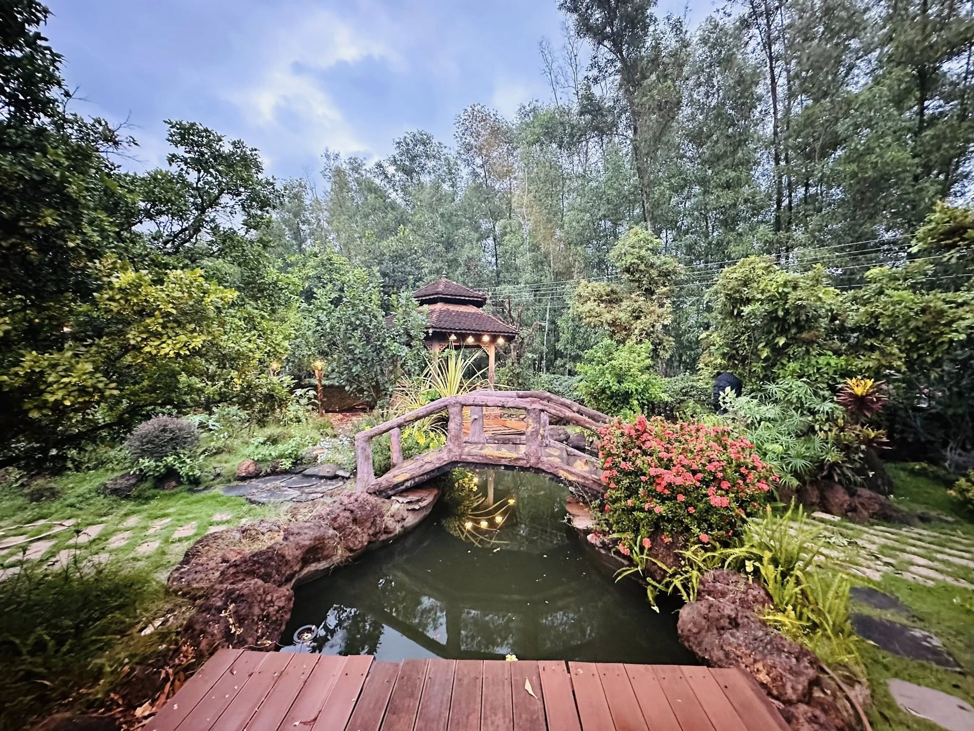 Nam nghệ sĩ rời biệt phủ cổ giá 100 tỷ ở Đồng Nai, xây resort mới để ở, có con gái đẹp như hoa hậu- Ảnh 3.