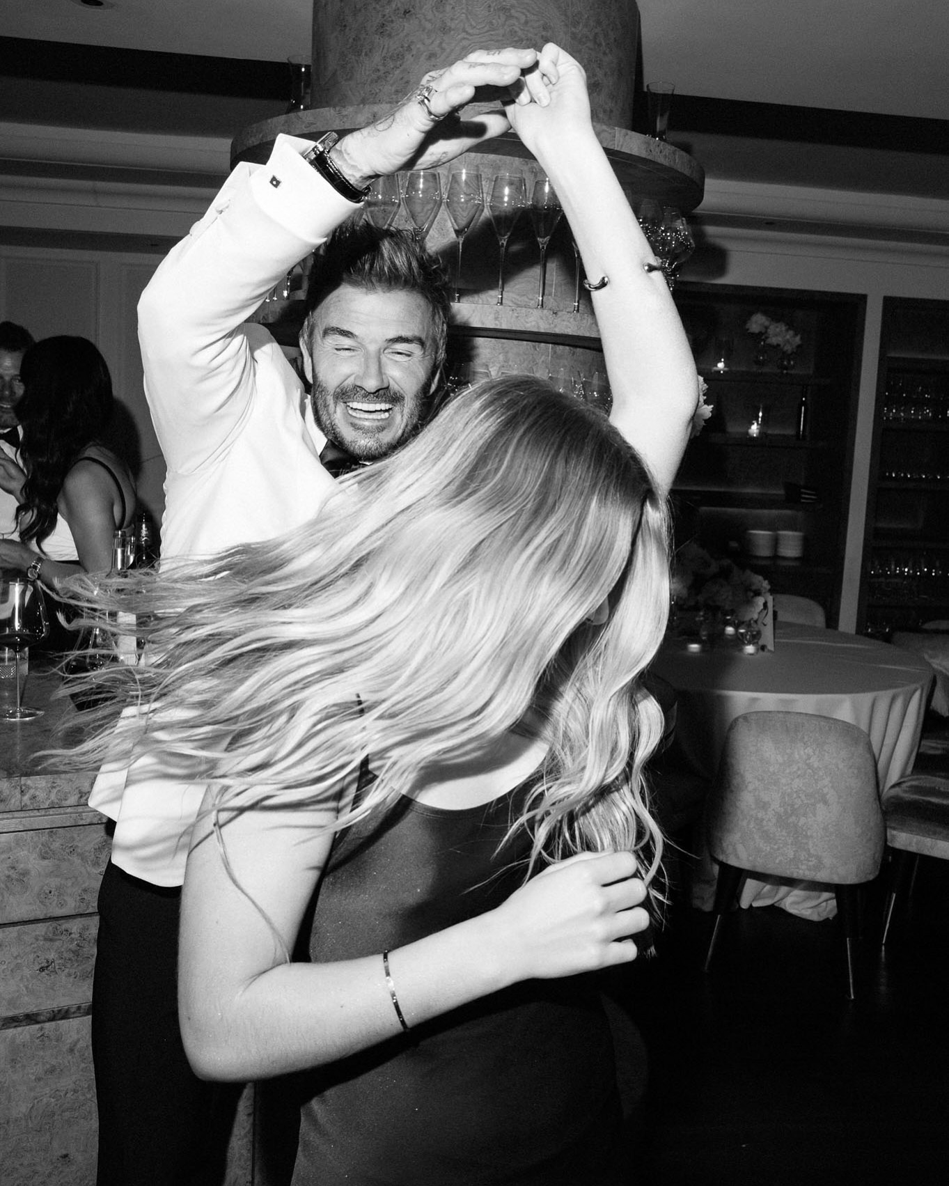 "Tiểu c&ocirc;ng ch&uacute;a Hollywood" Harper diện v&aacute;y đỏ nổi bật, chiếm trọn h&agrave;o quang trong tiệc xa hoa của David Beckham- Ảnh 5.