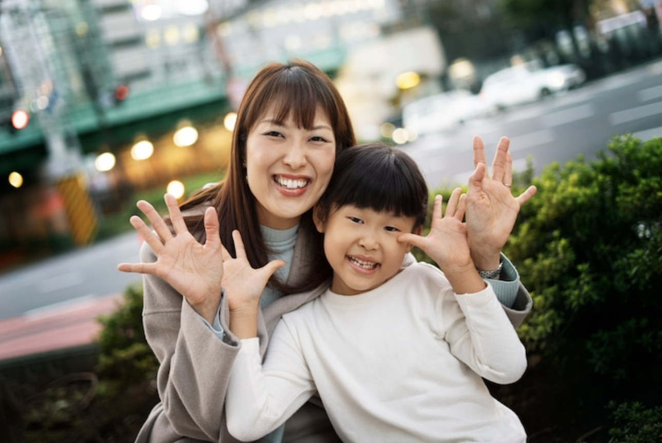 Đừng để tình yêu biến thành gánh nặng: 3 sai lầm của cha mẹ khiến con cái kiệt quệ, tương lai không ngóc đầu lên được- Ảnh 2.