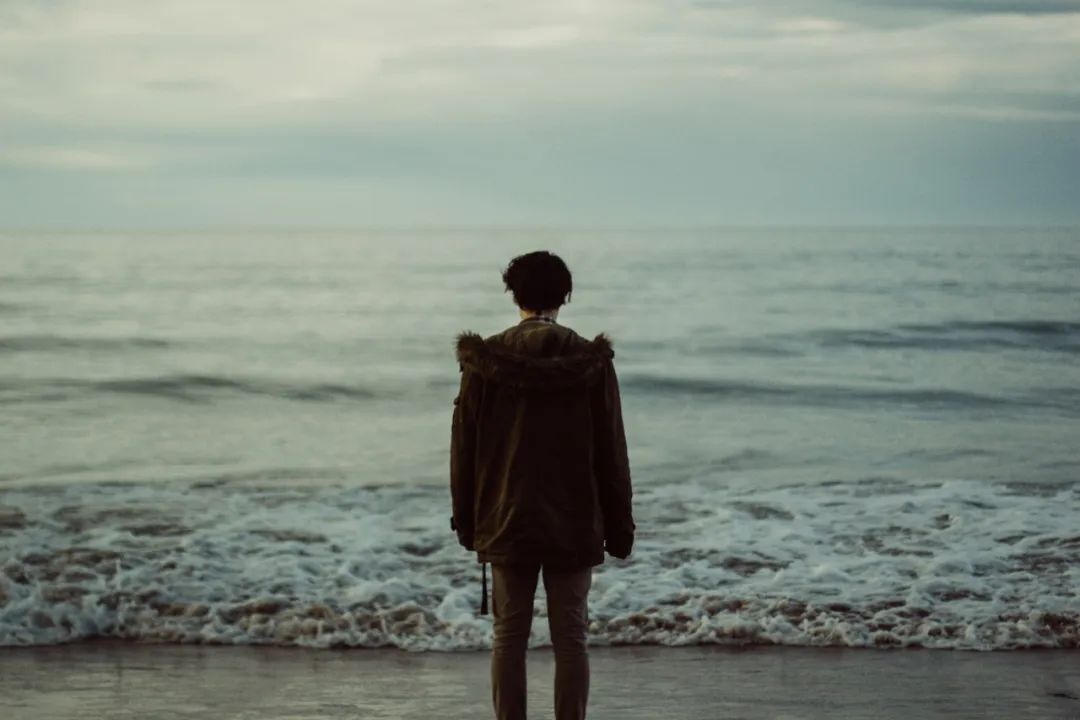 Chứng kiến c&acirc;u chuyện tr&ecirc;n t&agrave;u điện ngầm, t&ocirc;i hiểu ra: Kh&ocirc;ng phải người lớn tuổi n&agrave;o cũng đ&aacute;ng k&iacute;nh, kh&ocirc;ng phải người gi&agrave;u n&agrave;o cũng c&oacute; văn ho&aacute;!- Ảnh 2.