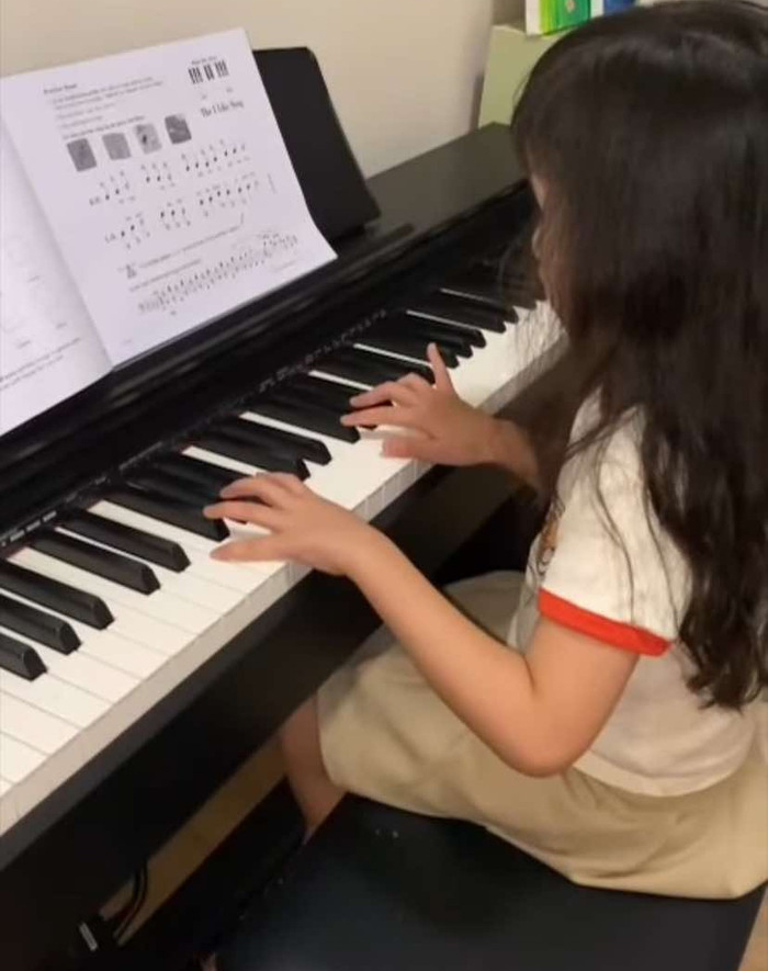 Con Trường Giang - Nhã Phương mới nhỏ xíu đã học môn này, chuyên gia nói: Kích hoạt đồng thời nhiều vùng não, tốt vô cùng!- Ảnh 2.