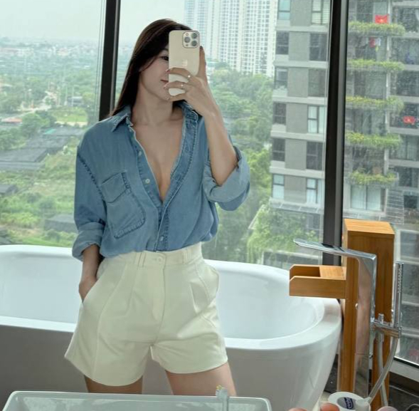 Nóng hơn mùa hè, Yến Xuân - vợ Lâm Tây tung ảnh bikini hậu sinh con: Body cực 
