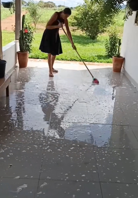 Clip có mở bài hoang mang, thân bài và kết bài hoang đường khiến 35 triệu người không thể dừng xem- Ảnh 5.