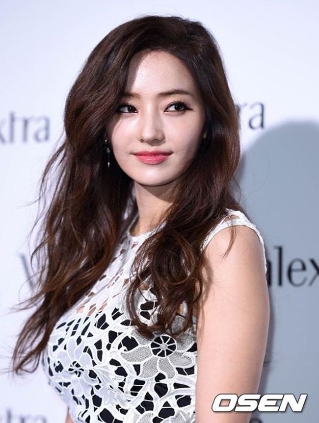 Nhan sắc tuổi 44 của búp bê xứ hàn han chae young