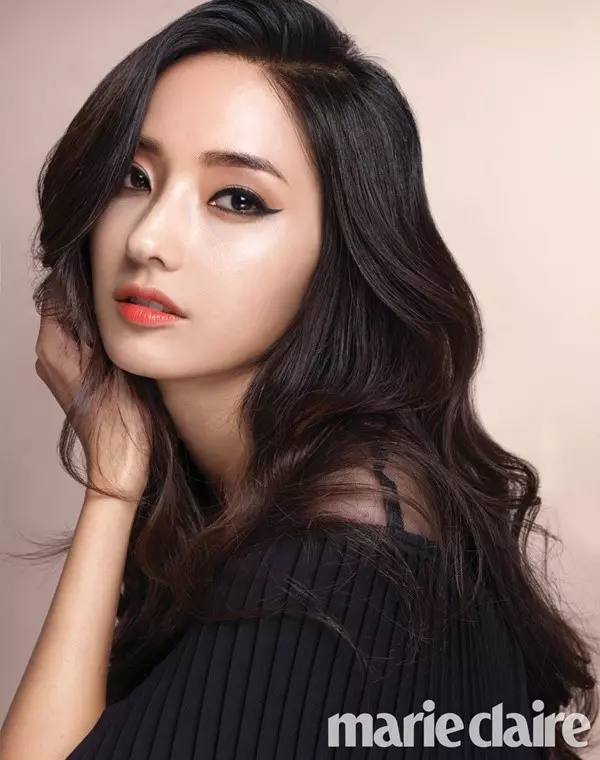 Nhan sắc tuổi 44 của búp bê xứ hàn han chae young
