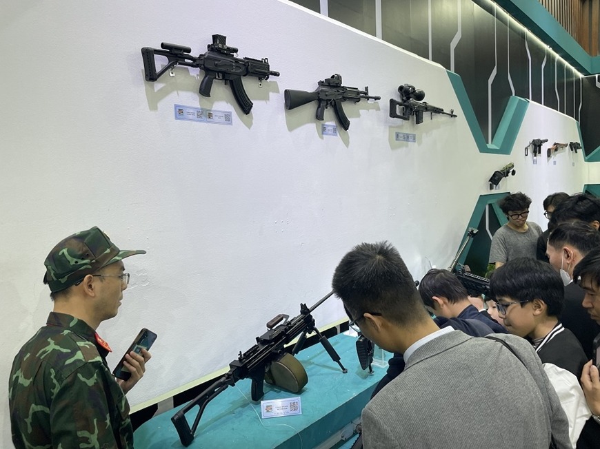 Bất ngờ vũ khí "Made in Vietnam" diễu binh: Ngôi sao đưa Việt Nam vươn mình, chuyên gia Nga rất muốn thử- Ảnh 2.