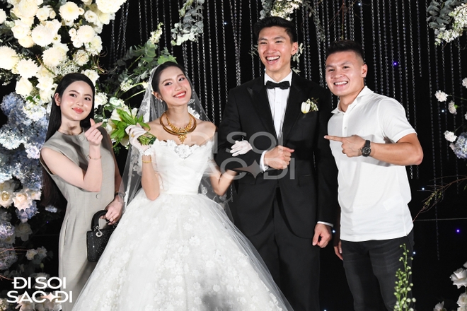 WAG thanh lịch Doãn Hải My và WAG thị phi Chu Thanh Huyền: Cuộc so kè không hồi kết phía sau sân cỏ- Ảnh 7.