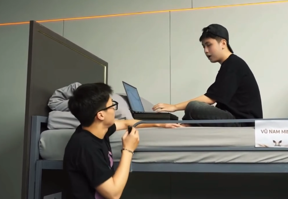 Thí sinh show sống còn khiến cả mạng xã hội hoang mang chỉ vì một câu nói: Mình tui hai vai, cả sân khấu lẫn deadline!- Ảnh 1.