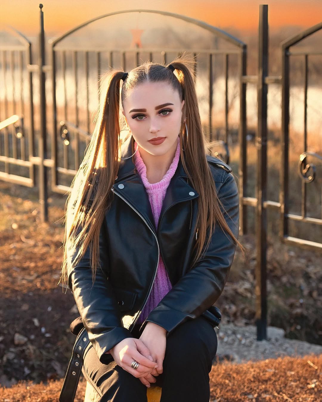 Ngỡ ng&agrave;ng trước c&ocirc; n&agrave;ng "B&uacute;p b&ecirc; cơ bắp", sở hữu gương mặt đẹp như thi&ecirc;n thần nhưng c&oacute; bắp tay l&ecirc;n tới 40cm- Ảnh 8.