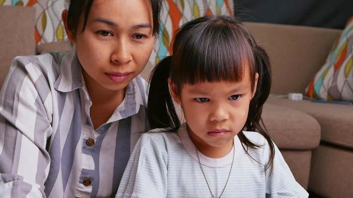 Giọng người mẹ nghẹn ngào: 