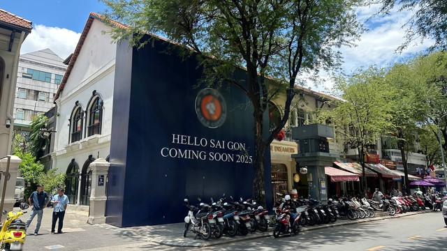 HOT: Mặt bằng 750 triệu/tháng nơi Starbucks Hàn Thuyên gây sốt một thời đã có thương hiệu mới thế chỗ sau hơn 8 tháng?- Ảnh 1.