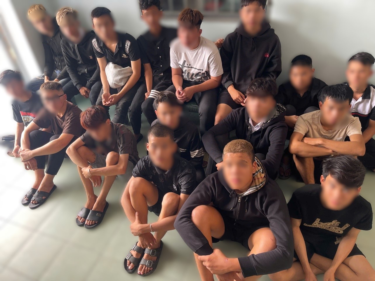 Ngỡ ngàng lý do 15 thanh thiếu niên ở Đồng Nai lập kế hoạch phục đánh shipper- Ảnh 1. Ngỡ ngàng lý do 15 thanh thiếu niên ở Đồng Nai lập kế hoạch phục đánh shipper- Ảnh 1.
