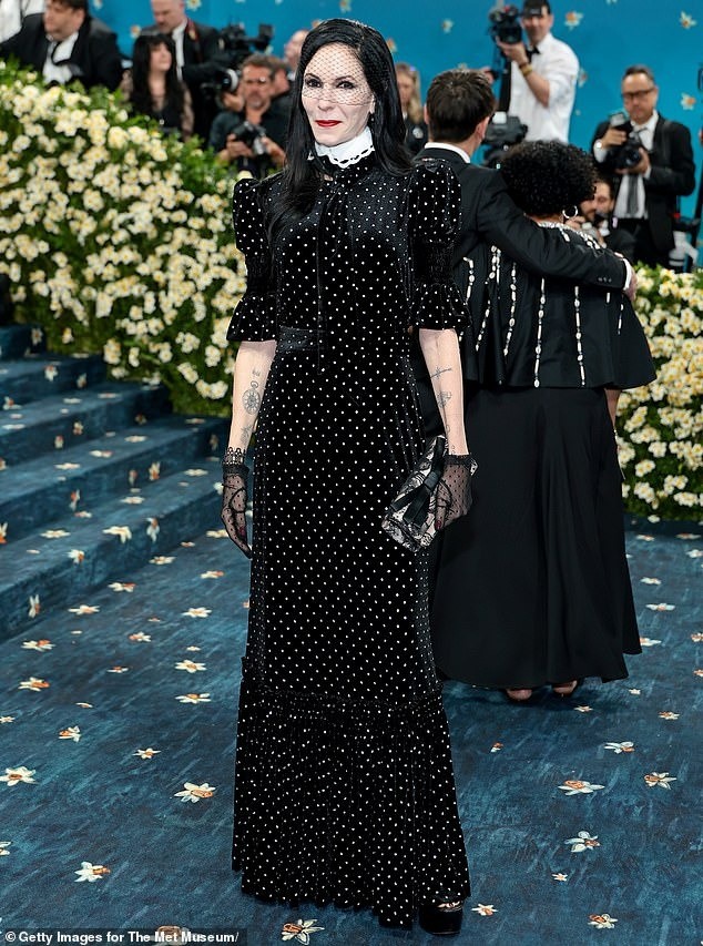 Lisa (BLACKPINK) vào danh sách mặc xấu nhất Met Gala 2025- Ảnh 9.