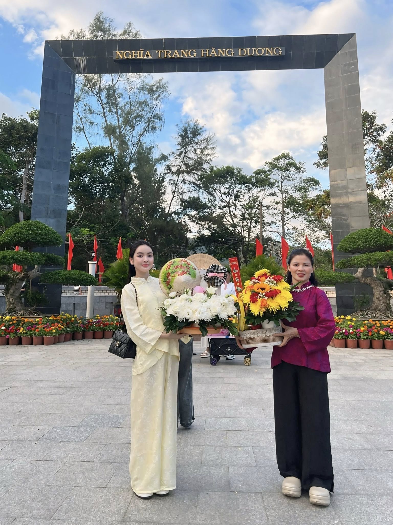 Chu Thanh Huyền đưa mẹ chồng đi du lịch sang chảnh, thái độ của mẹ Quang Hải ra sao sau loạt drama của nàng dâu?- Ảnh 3.