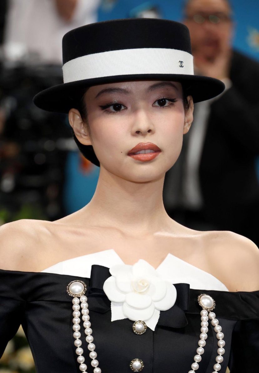 Màn càn quét Met Gala khiến Jennie - Lisa - Rosé vướng chỉ trích nghiêm trọng, dân mạng yêu cầu xin lỗi- Ảnh 2.