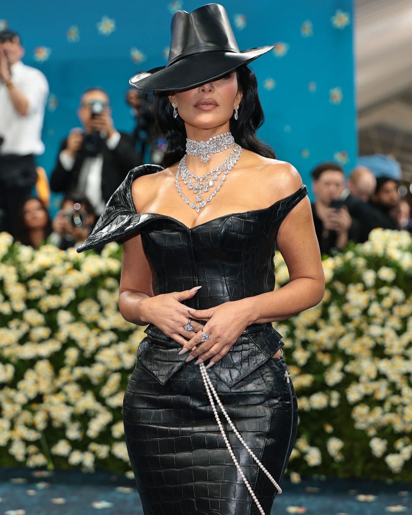 Có một Kendall Jenner dịu dàng tới mức chìm nghỉm tại Met Gala 2025- Ảnh 6.