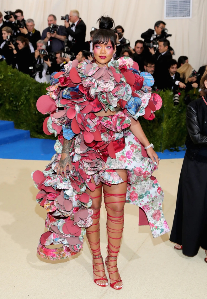 Đỉnh cao nghệ thuật khoe bụng bầu tại Met Gala 2025- Ảnh 13.