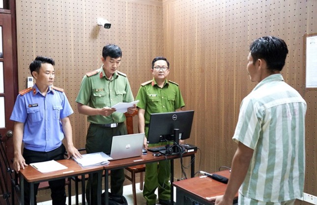 Triệu tập ông Lê Tùng Vân tới phiên tòa xét xử vụ lừa đảo tiền từ thiện xảy ra tại “Tịnh Thất Bồng Lai”- Ảnh 1. Triệu tập ông Lê Tùng Vân tới phiên tòa xét xử vụ lừa đảo tiền từ thiện xảy ra tại “Tịnh Thất Bồng Lai”- Ảnh 1.