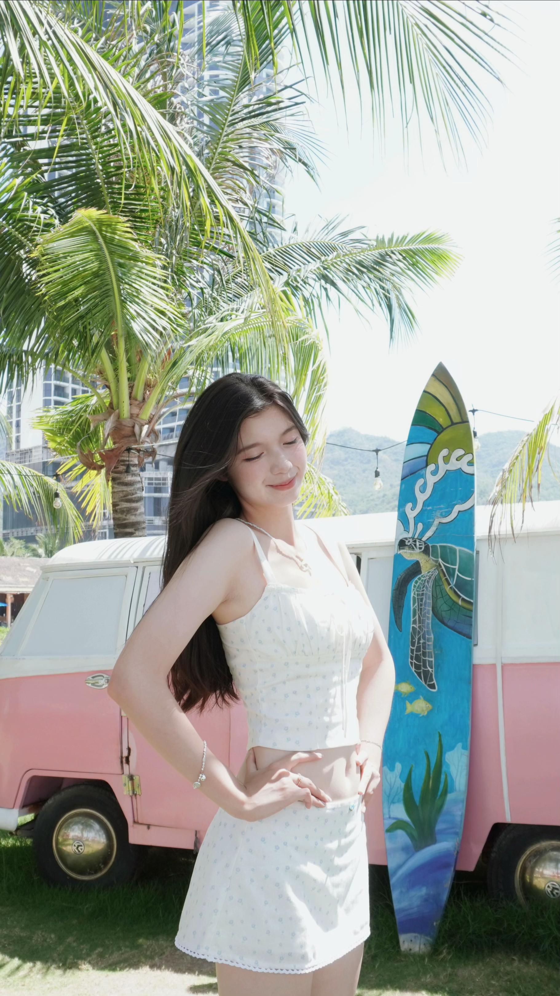 Loạt ảnh đi biển mới toanh của Bảo Chinh - "bông hồng" cảnh sát đặc nhiệm hot nhất hiện tại- Ảnh 3.