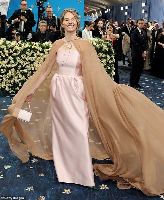 Lisa (BLACKPINK) vào danh sách mặc xấu nhất Met Gala 2025- Ảnh 12.