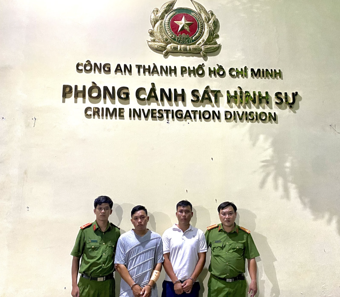 Danh t&iacute;nh 2 anh em cướp tiệm v&agrave;ng vừa bị C&ocirc;ng an TP HCM bắt giữ- Ảnh 2.