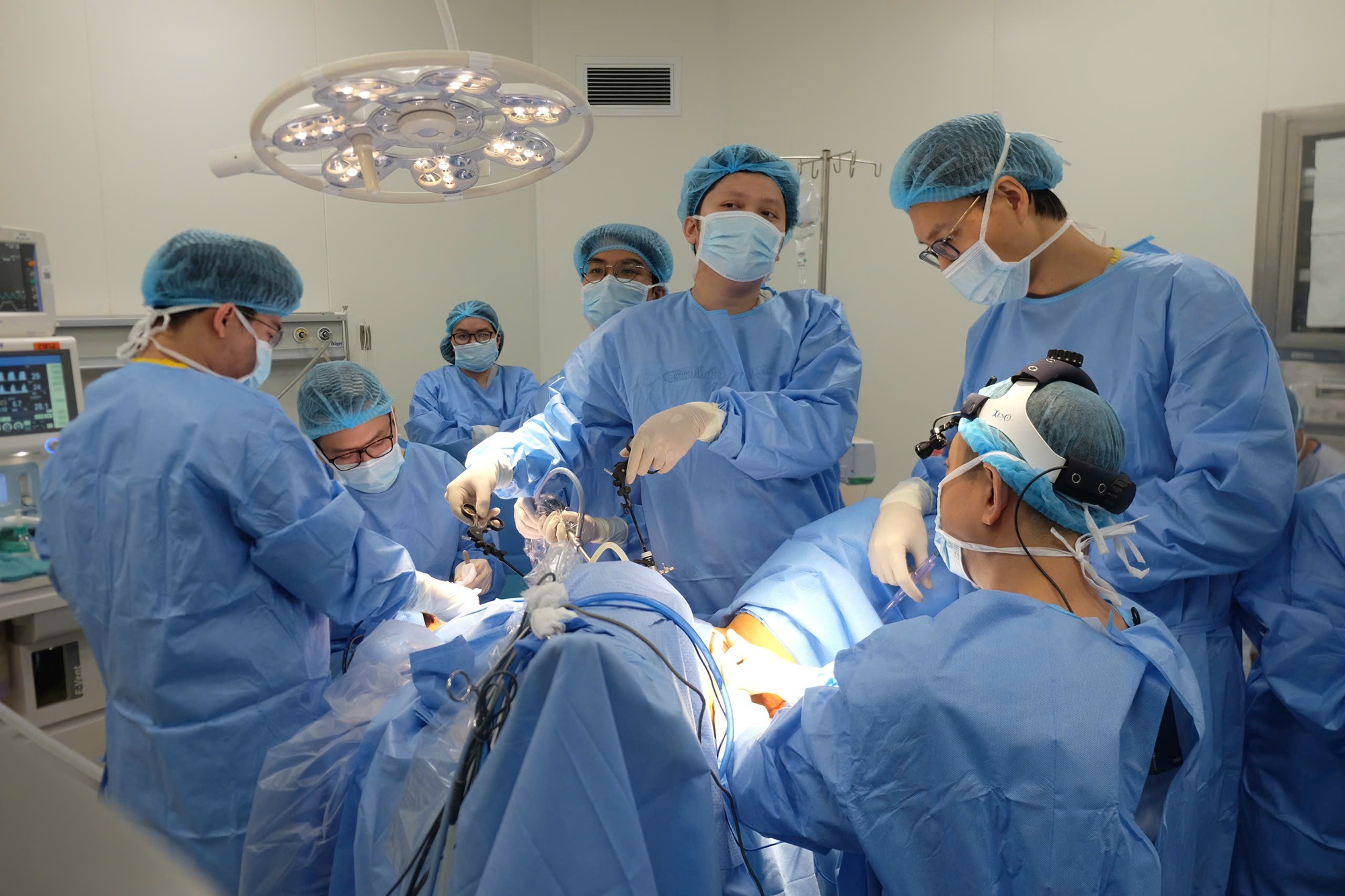 Có nhiều người theo đuổi nhưng cô gái 25 tuổi chẳng dám yêu ai: Lý do phía sau khiến bác sĩ xúc động- Ảnh 1.