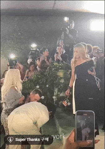 Mặt trái của sự kiện tôn vinh cái đẹp Met Gala: Khi thời trang thăng hoa còn thân thể 