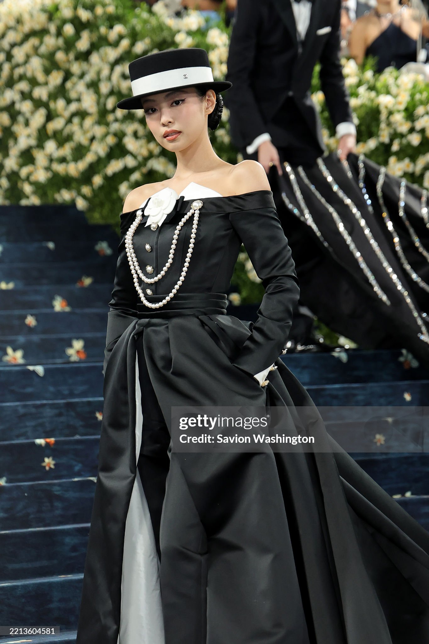 Tóm tắt bộ 3 BLACKPINK tại Met Gala 2025: Hở, sang và nhạt!- Ảnh 8. Tóm tắt bộ 3 BLACKPINK tại Met Gala 2025: Hở, sang và nhạt!- Ảnh 8.