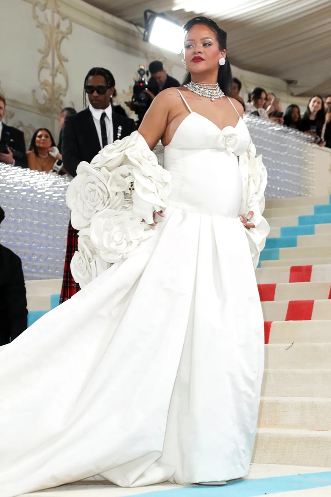 Đỉnh cao nghệ thuật khoe bụng bầu tại Met Gala 2025- Ảnh 11.