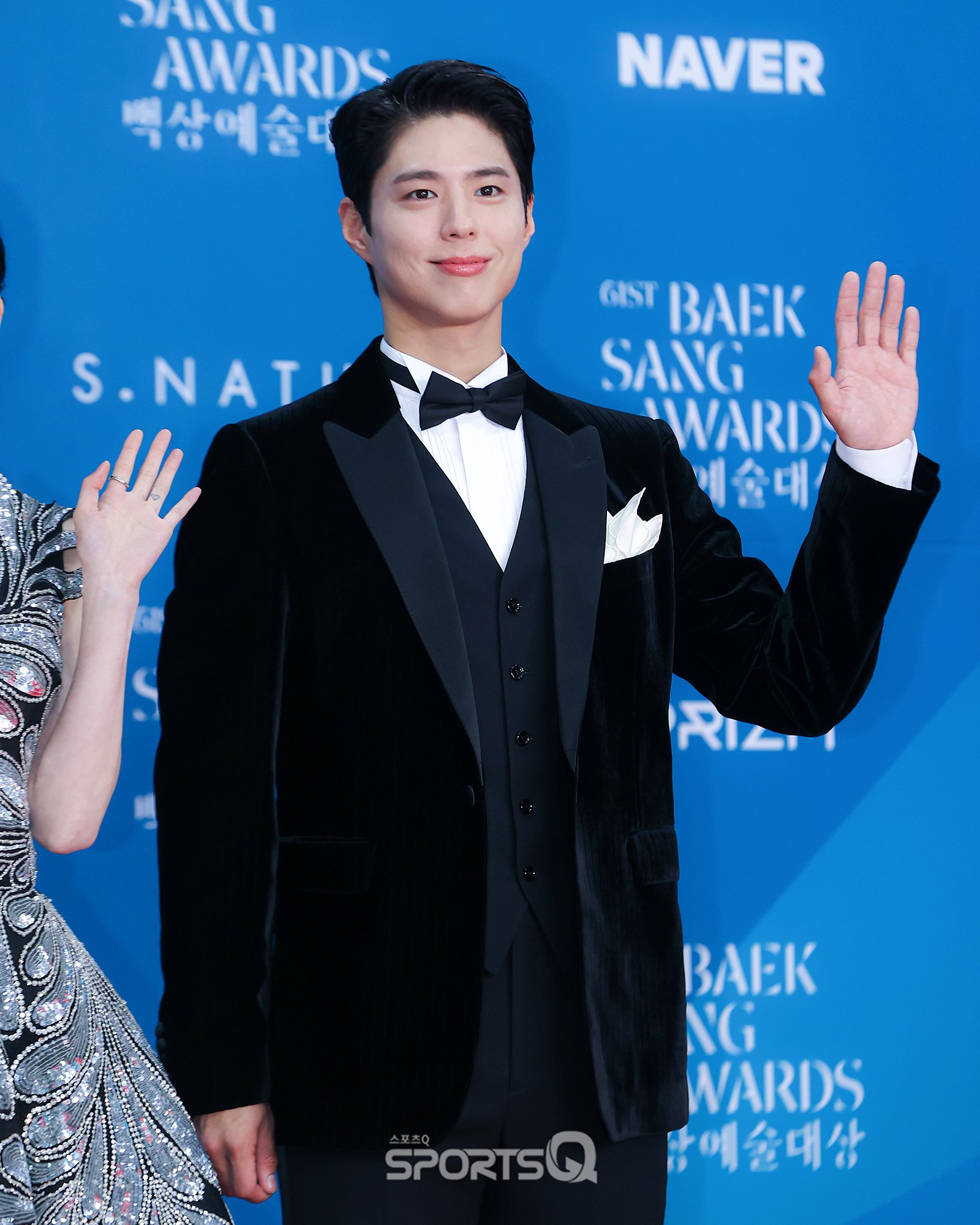 Suzy đẹp xuất sắc bên cạnh Park Bo Gum, hẳn là vì có thêm 1 danh phận khác sau 7 năm- Ảnh 13.