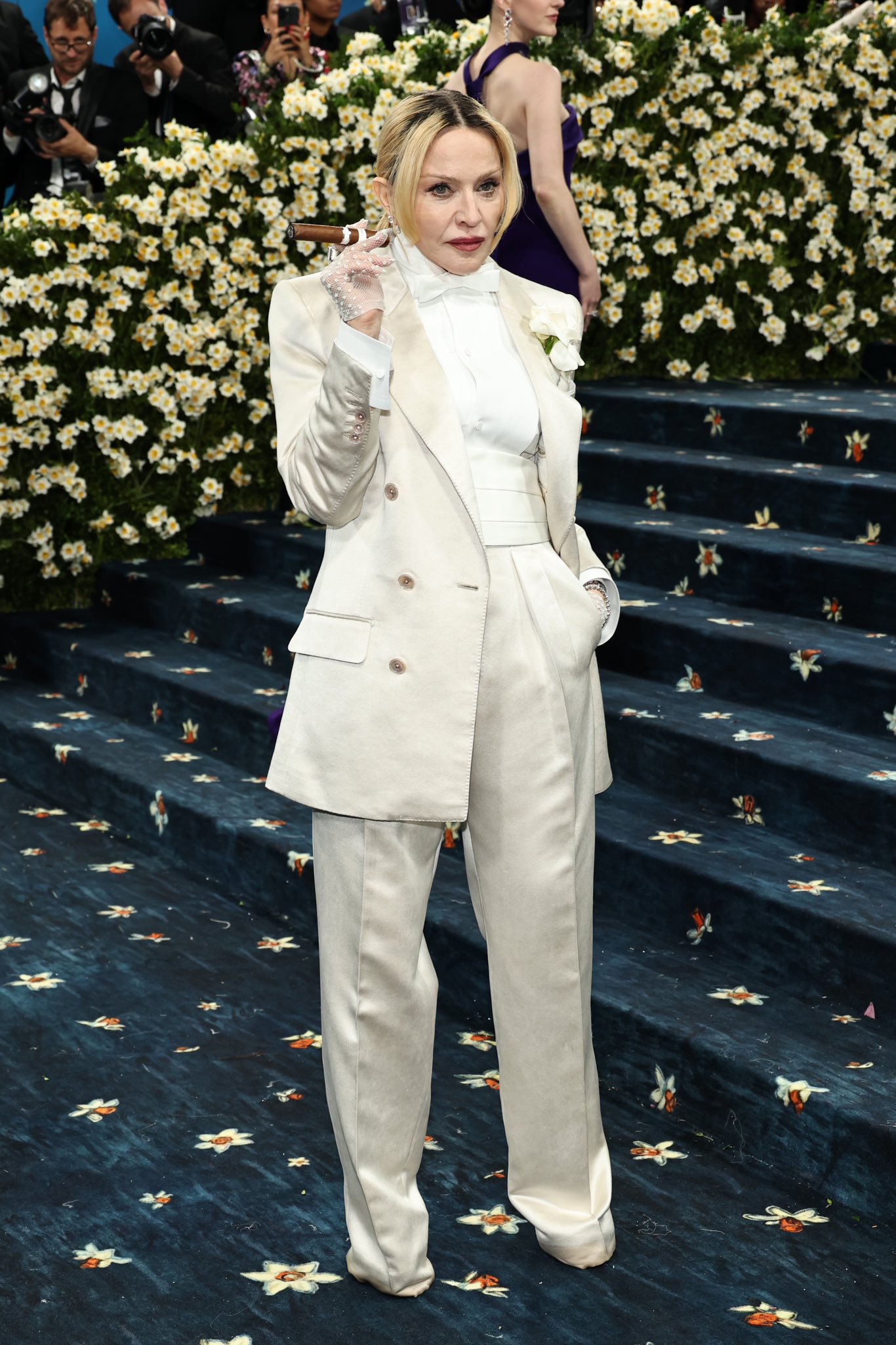 2 “ma cà rồng” trẻ đẹp khó tin khiến cả thế giới chấn động tại Met Gala 2025!- Ảnh 5.