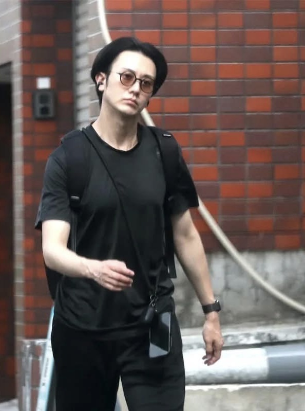Nữ idol top 1 mất tích suốt 5 năm bất ngờ “ló mặt”, bị phát hiện ở chung với nam thần nhạc kịch- Ảnh 4. Nữ idol top 1 mất tích suốt 5 năm bất ngờ “ló mặt”, bị phát hiện ở chung với nam thần nhạc kịch- Ảnh 4.