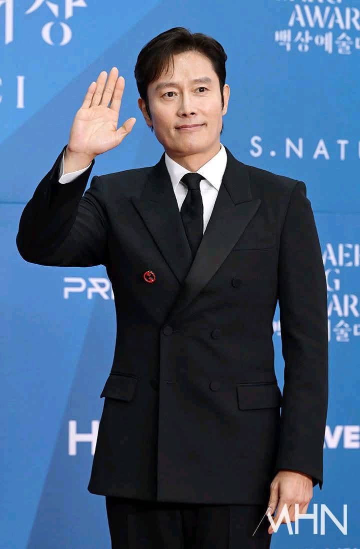 12s chấn động Baeksang 2025: Song Hye Kyo bất ngờ được vinh danh, biểu cảm của tình cũ mới đáng chú ý- Ảnh 8. 12s chấn động Baeksang 2025: Song Hye Kyo bất ngờ được vinh danh, biểu cảm của tình cũ mới đáng chú ý- Ảnh 8.