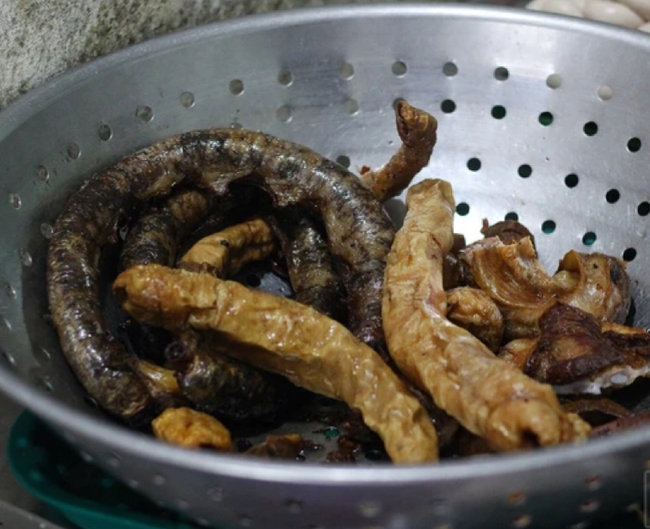 Không bán lòng se điếu nhưng loạt quán lòng này ở Hà Nội vẫn được thực khách săn lùng ráo riết- Ảnh 8.