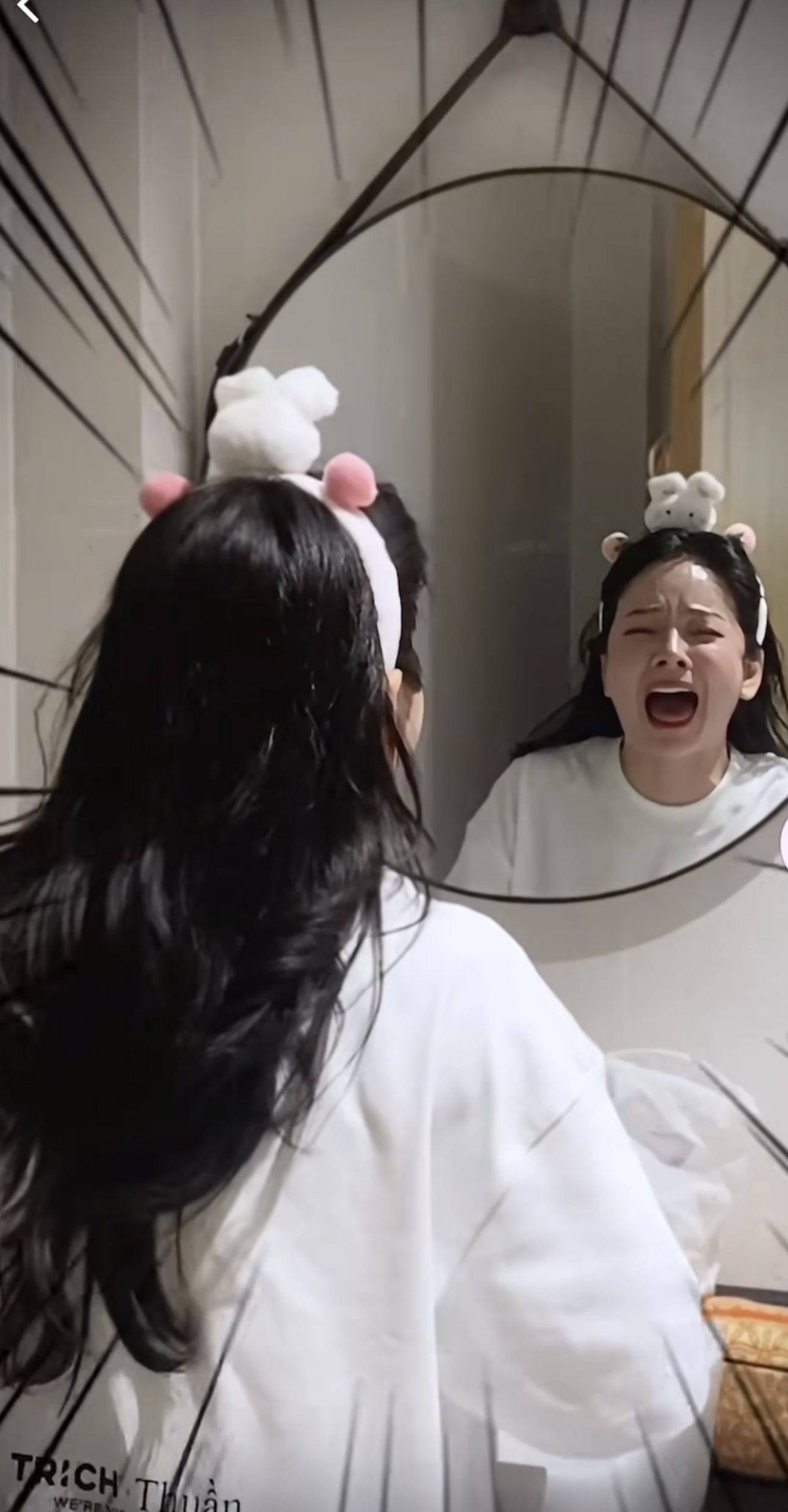 2,5 triệu người thích thú xem DJ Mie mukbang loại quả nặng mùi nhất Việt Nam- Ảnh 8.