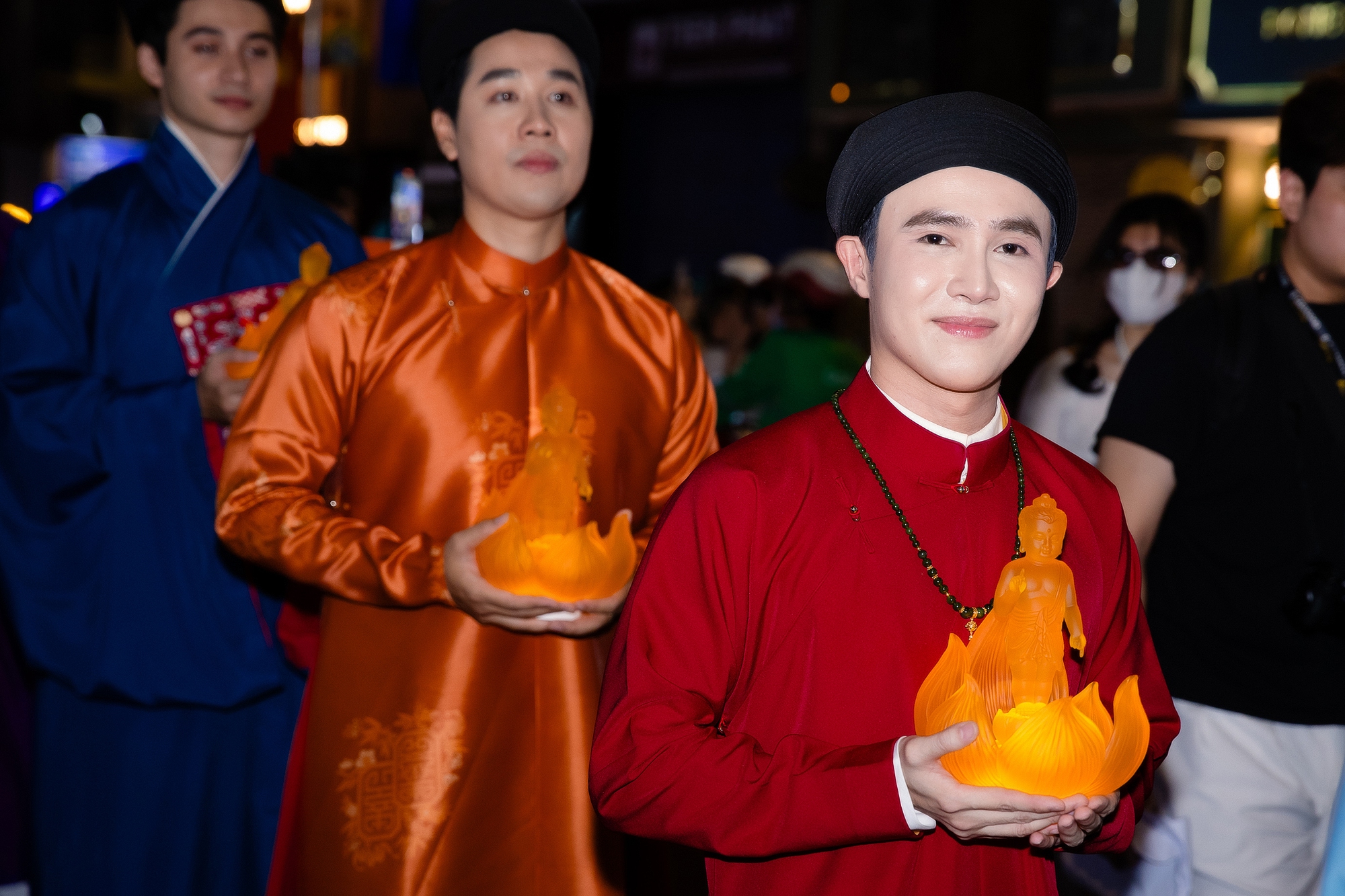 Hoa hậu Tiểu Vy bị tóm cận visual Hoa hậu Tiểu Vy bị tóm cận visual