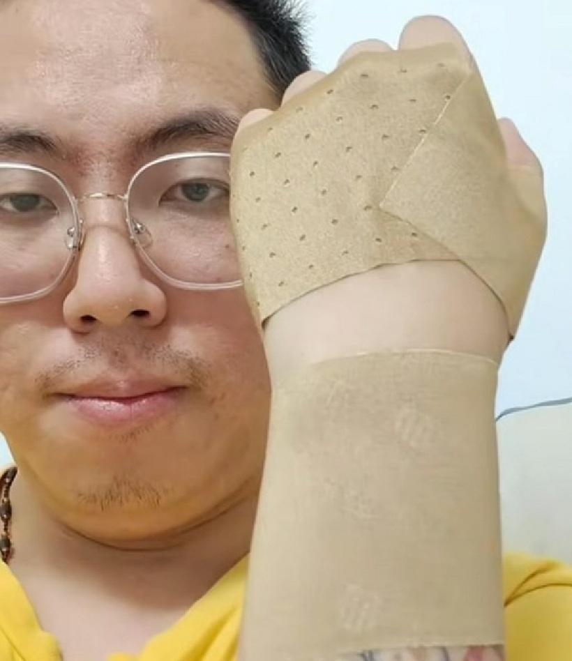Nghỉ việc ở nhà chăm con toàn thời gian, ông bố 9X bị chẩn đoán trầm cảm, viêm khớp- Ảnh 2.
