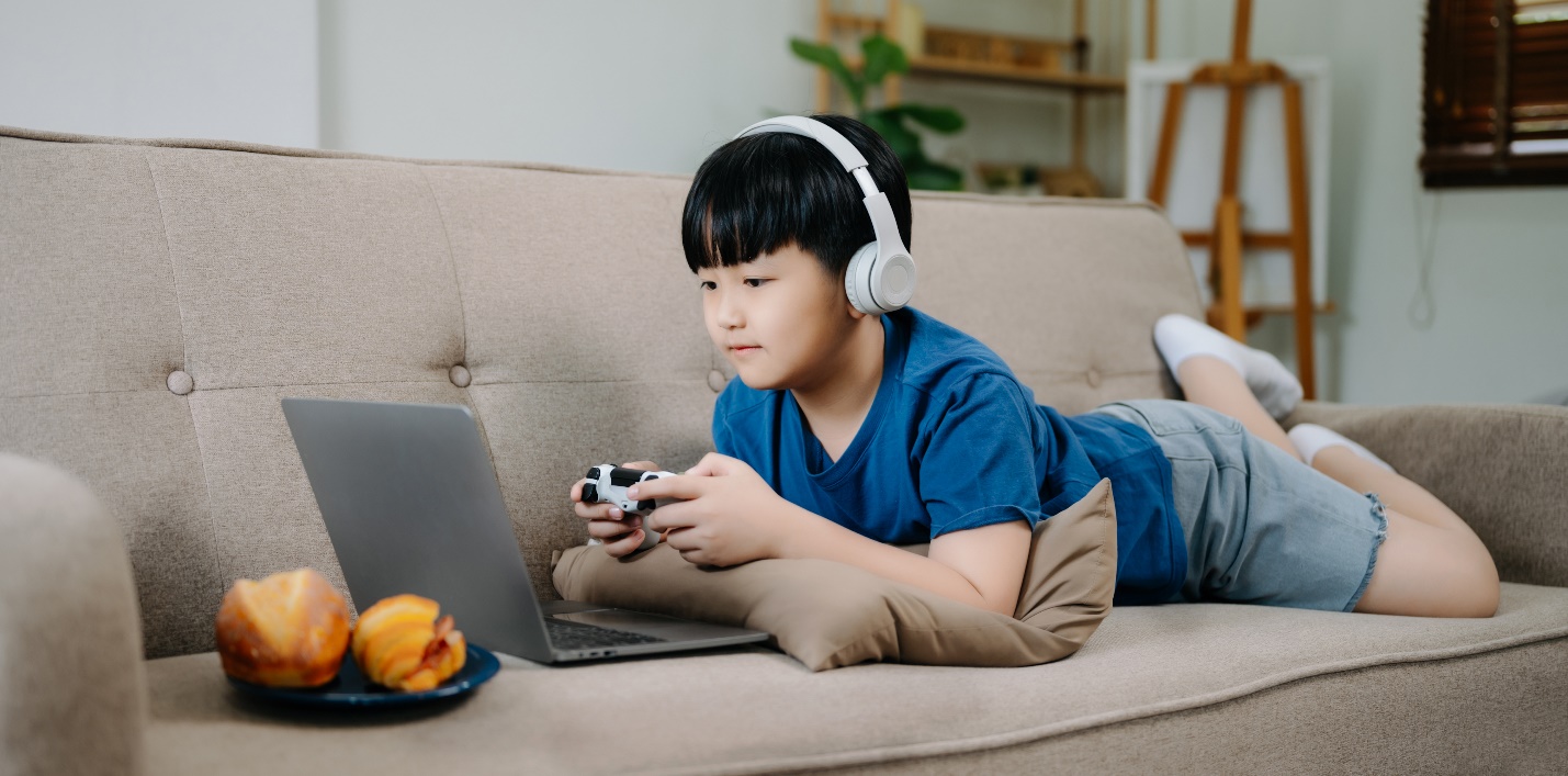 Học h&egrave; hay chơi h&egrave;? Phụ huynh th&ocirc;ng th&aacute;i chọn g&igrave; cho con?- Ảnh 2.