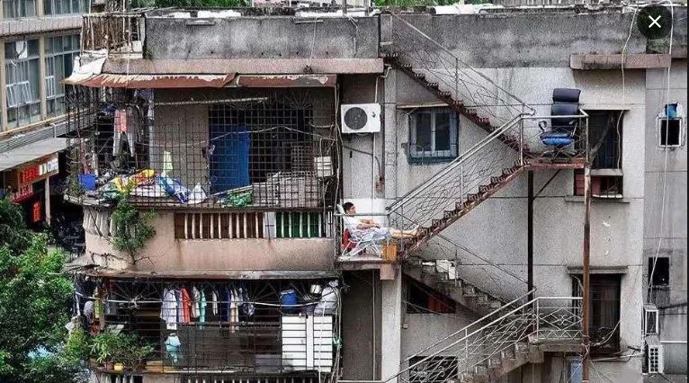 Chủ căn nhà 3 tầng không chịu di dời dù được chủ đầu tư bồi thường hơn 35 tỷ đồng, tuyên bố: "Nhà tôi 1.000 tỷ mới xứng đáng"- Ảnh 2.