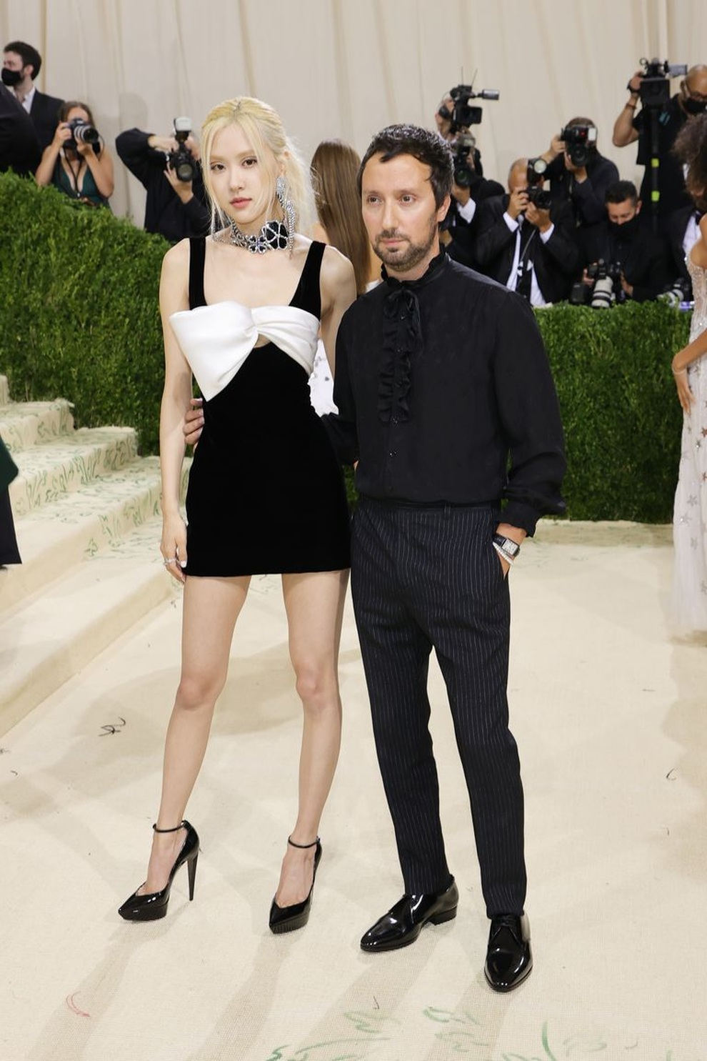 Rosé tái xuất Met Gala sau 3 năm: Đủ xinh, đủ cool, nhưng lại an toàn và dễ đoán!- Ảnh 9.