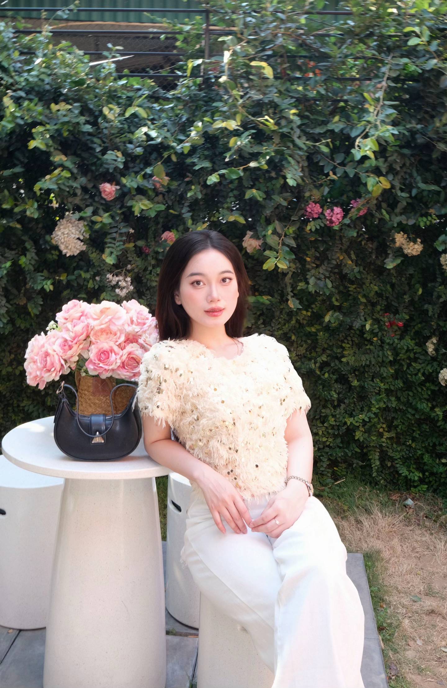 Vợ mới cưới của Hồ Văn Cường khoe visual nét căng, vóc dáng diện bikini đi biển mới gây xôn xao- Ảnh 6.
