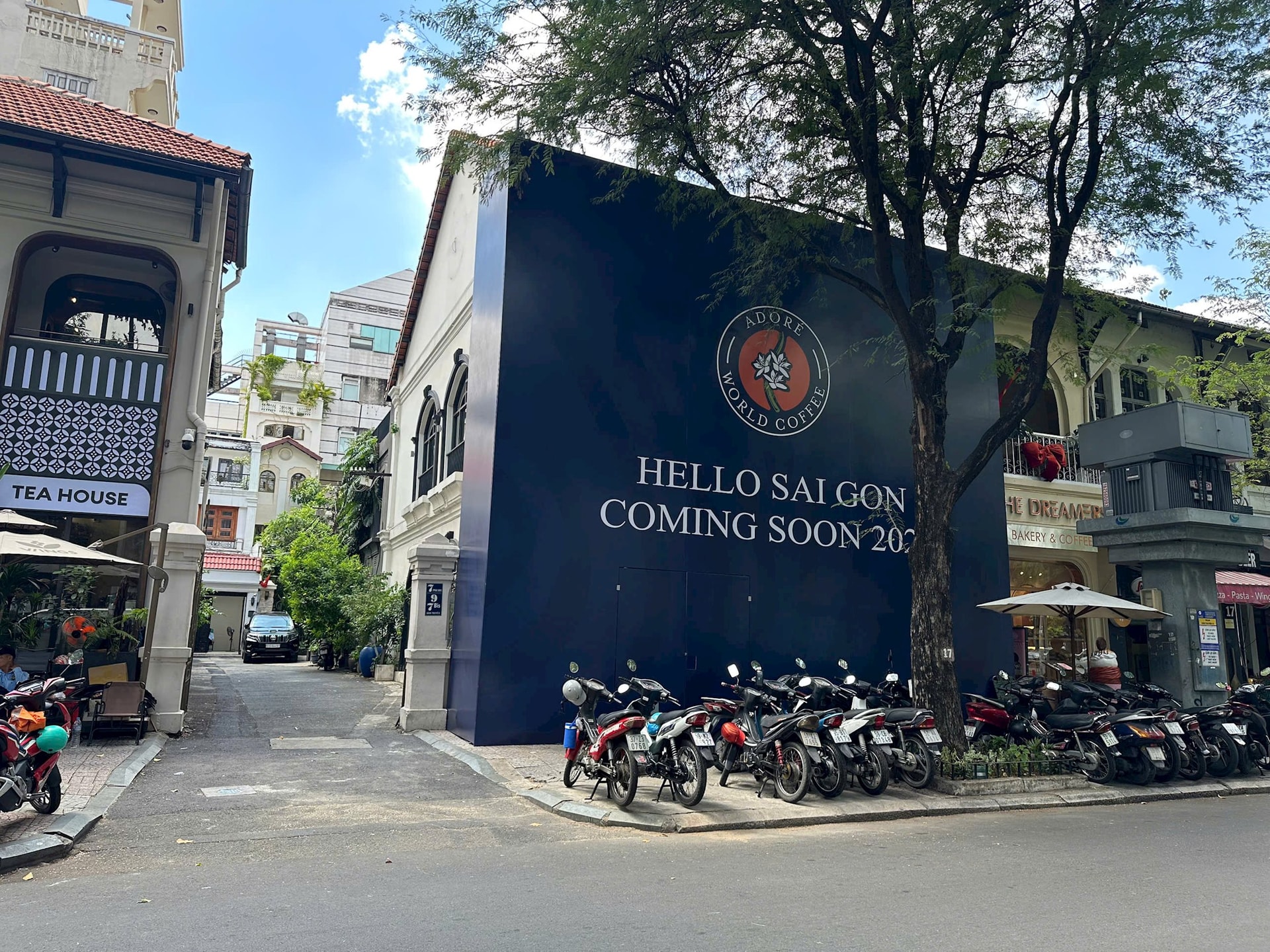 Chủ nhà 'mất' 5,6 tỷ sau 8 tháng bỏ trống mặt bằng Starbucks Reserve Hàn Thuyên: Danh tính 'đại gia' cứu tinh mới lộ diện- Ảnh 2.